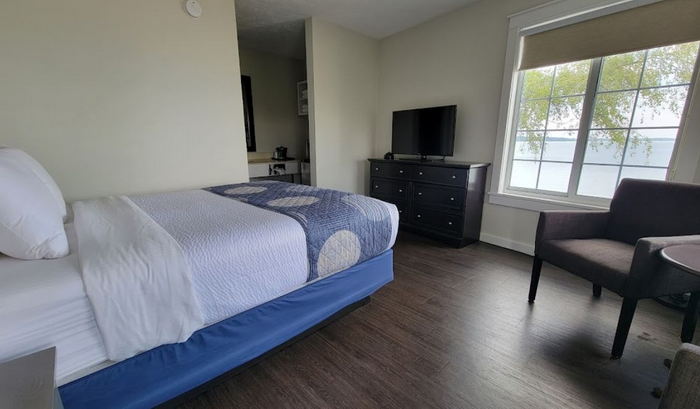 Brio Beach Inn (Sands Motel) - Web Listing (newer photo)